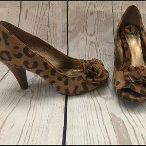 Sofft suede leopard print peep toe heels
